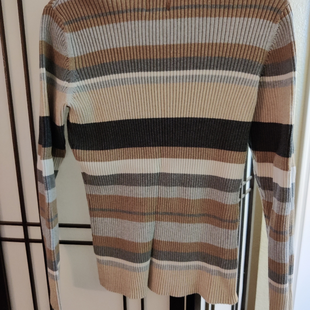 Multi-color Sweater - Picture 4 of 4